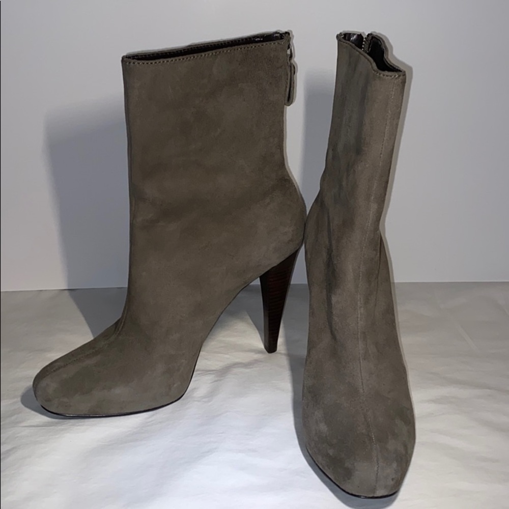 Calvin Klein Jennie Suede bootie